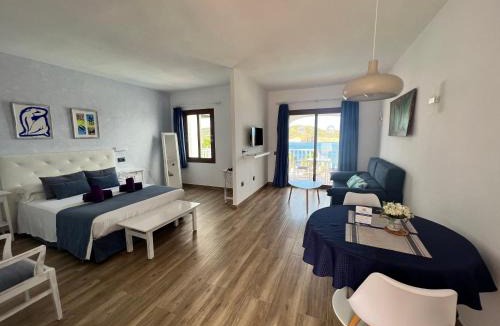 Platges de Fornells Apartment | Apartamentos El Bergantin Menorca Club