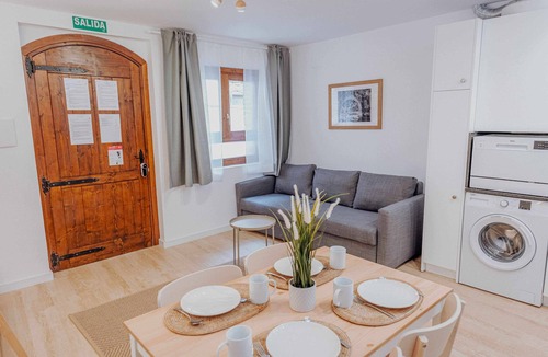 Alquezar Apartment | Apartamentos Fuendebaños, Bajos