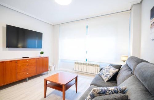Valladolid Apartment | Apartamentos GO - Génova Parquesol - Parking Gratuito-Zona libre de bajas emisiones