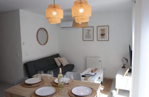 Haro Apartment | Apartamentos La Herradura Balcón
