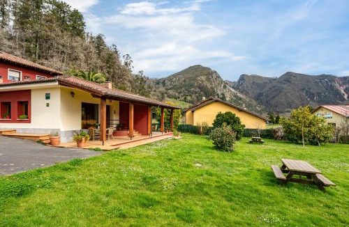 San Juan de Parres House | Apartamentos Les Cuartes