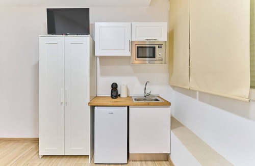 Puente de Vallecas Apartment | Apartamentos Méndez Álvaro by gaiarooms