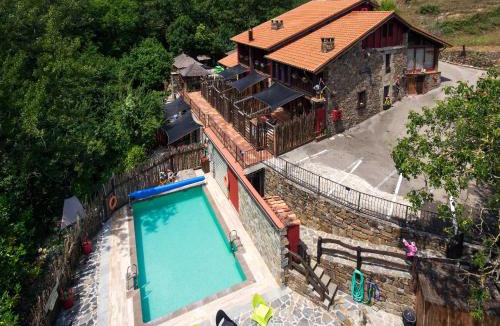 Camaleno House | Apartamentos Rurales & Spa La Bárcena