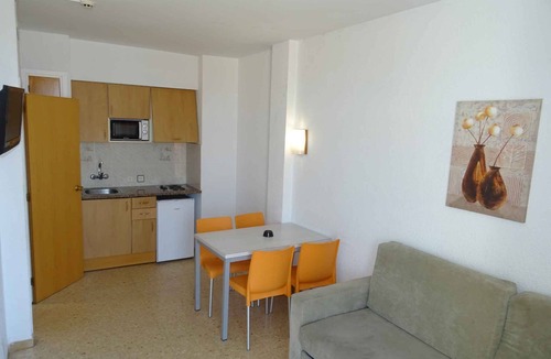 Lloret de Mar Condo | Apartement with pool and air conditioning