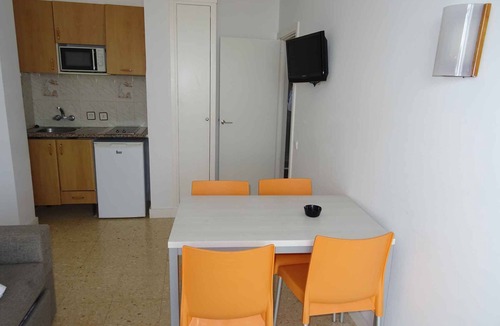 Lloret de Mar Condo | Apartement with pool and air conditioning