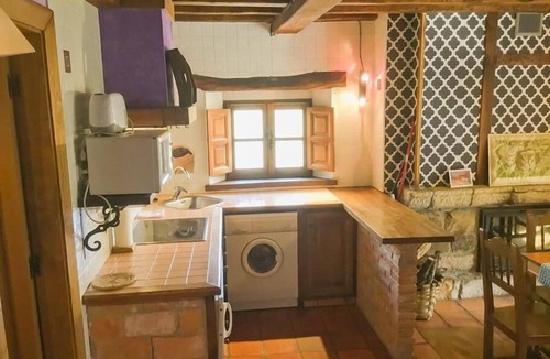 Arguebanes Apartment | Apartment-Standard-Private Bathroom