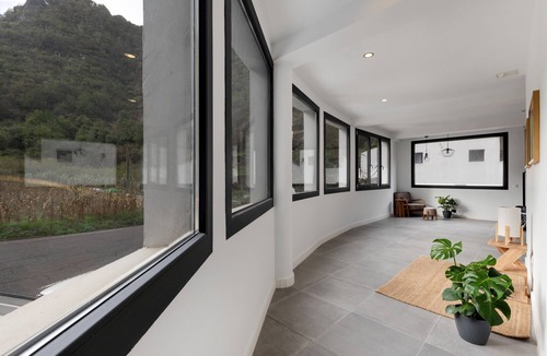 Moya Apartment | Apartment 1 with Mountain Views, Shared Terrace and Garden