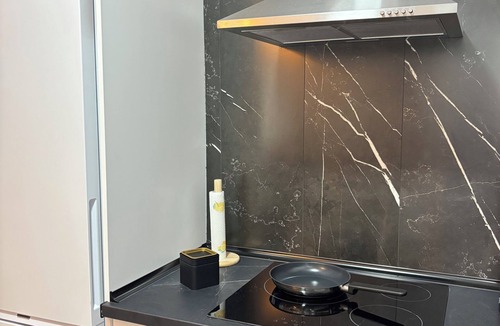 Almeria House | Apartment 100 m from the beach. With outdoor shower.