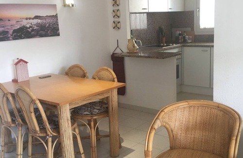 Llanca Apartment | Apartment 150 m beach with garden and garage