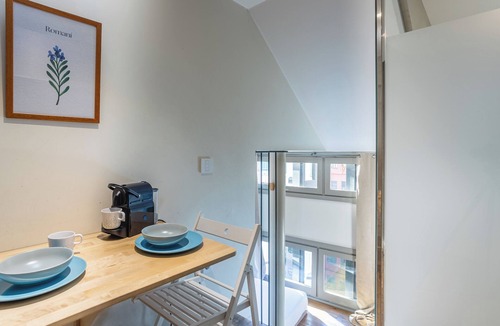 Barri Vell Apartment | Apartment '2 Romero' with Balcony, Wi-Fi and Air Conditioning