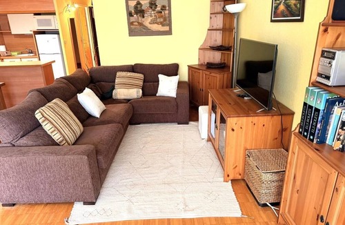 Enveitg Apartment | Apartment 2 rooms Pool, BBQ and Cadí/Molina Views
