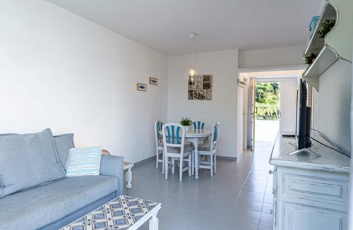 Sant Pol De Mar Apartment | Apartment 2min beach with parking pet friendly