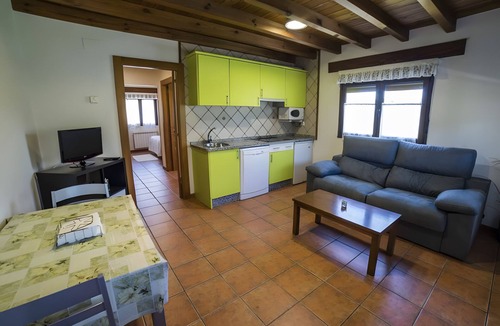 Avin Apartment | Apartment 'Aires De Avín 4' with Mountain View, Private Terrace and Wi-Fi