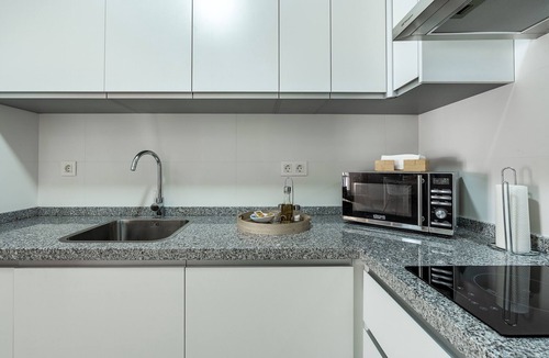 Alcala la Real Apartment | Apartment 'Alojamiento Privilegio de Alcalá' with Balcony, Wi-Fi and Air Conditioning