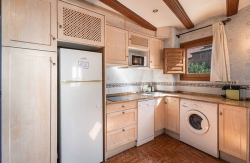 Daroca Apartment | Apartment 'Amira' with Wi-Fi and Air Conditioning