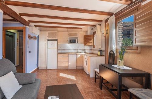Daroca Apartment | Apartment 'Amira' with Wi-Fi and Air Conditioning