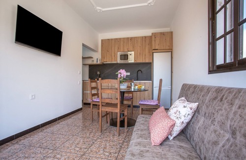 Betancuria House | Apartment Antonia: Private Terrace, Balcony & Air Conditioning in Betancuria