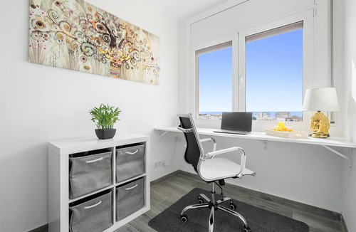 Torredembarra Apartment | Apartment 'Apartamento Moderno Y Soleado' with Sea View, Wi-Fi and Air Conditioning