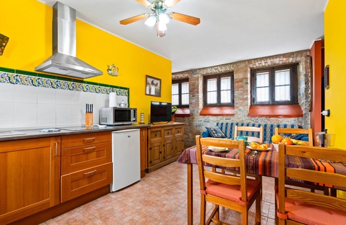 Tornon Apartment | Apartment 'Aritmética' with Mountain View, Shared Terrace and Wi-Fi
