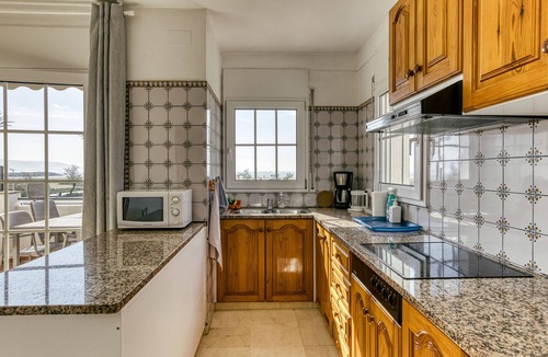 Empuriabrava Apartment | Apartment 'ART-Revilla Tacke B' with Sea View, Balcony, Shared Pool & Wi-Fi