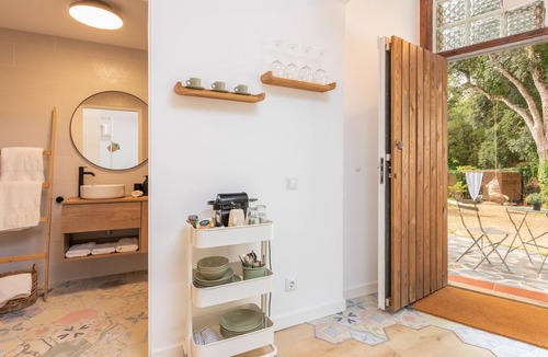 Can Carbonell Apartment | Apartment 'Bacom House' with garden in the forest