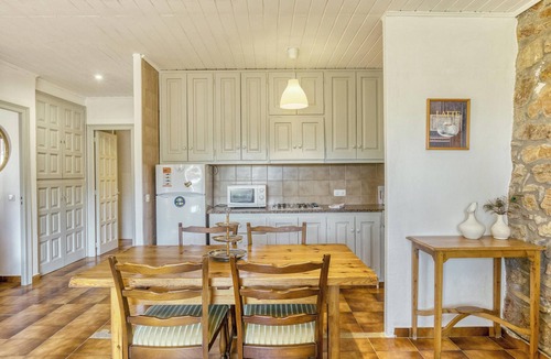 Begur Apartment | Apartment 'Bajo 1' with Private Terrace and Wi-Fi