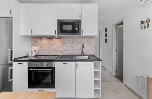 Torrequebrada Apartment | Apartment 'Benalmadena 2' with Sea View, Wi-Fi and Air Conditioning