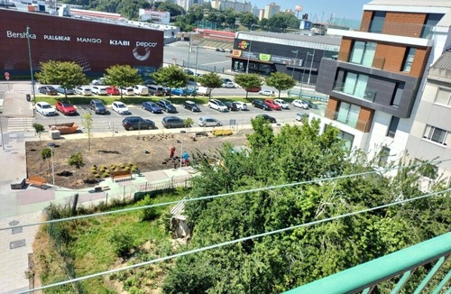 Naron Apartment | APARTMENT BETWEEN ALCAMPO AND ODEON Capacity for six people in single beds