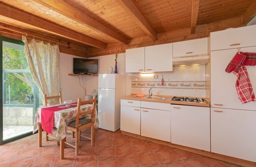 Granadilla de Abona Apartment | Apartment "Casa Munay" with Sea View, Terrace & Shared Garden