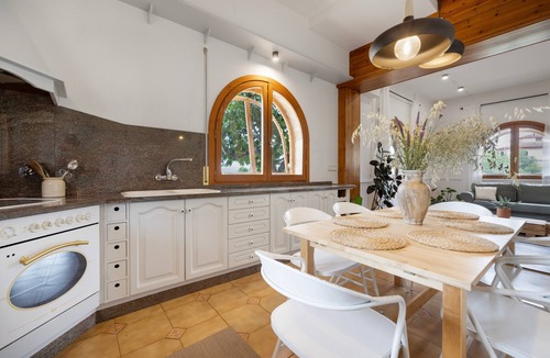 Horta de Sant Joan Apartment | Apartment 'Ca La Crish' with Mountain View, Shared Terrace and Wi-Fi