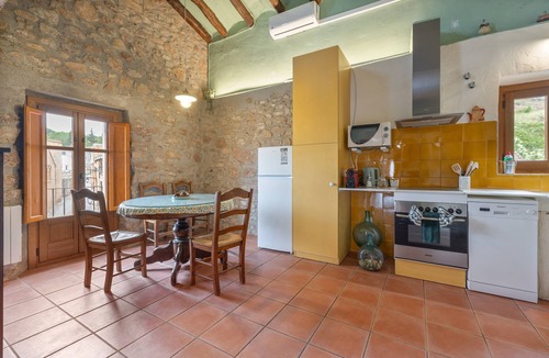 Pira House | Apartment 'Cal Capdevila Verd' with Mountain View, Wi-Fi and Air Conditioning
