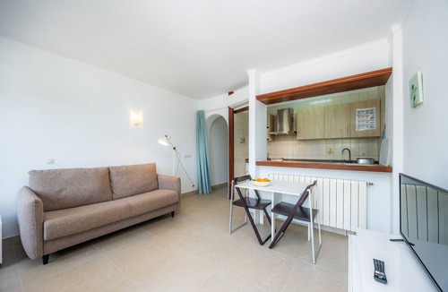 Cala Figuera Apartment | Apartment 'Cala Figuera 2b' with Sea View, Wi-Fi and Air Conditioning