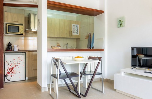Cala Figuera Apartment | Apartment 'Cala Figuera 2b' with Sea View, Wi-Fi and Air Conditioning
