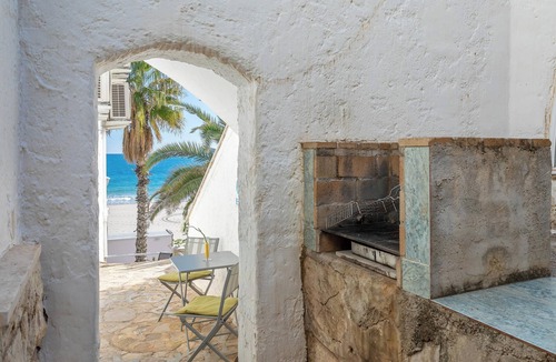 Cala Apartment | Apartment Casa Blanca 2 with Sea Views, Barbecue, Air Conditioning and Wi-Fi