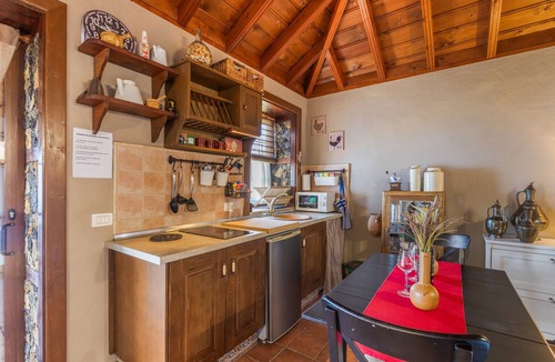 Los Quemados Apartment | Apartment 'Casa' with Sea View, Wi-Fi and Air Conditioning