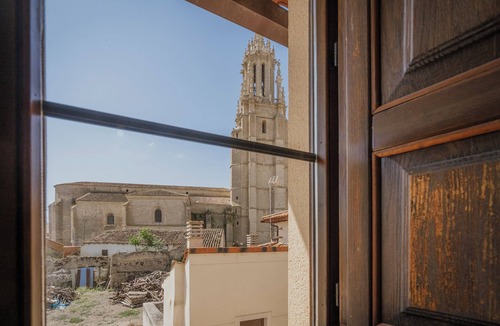 Ampudia Apartment | Apartment 'Colegiata' with Wi-Fi