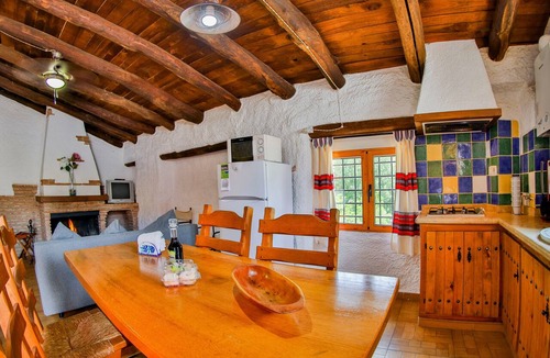 Castillejar Apartment | Apartment 'Cortijo' with Mountain View, Wi-Fi and Air Conditioning