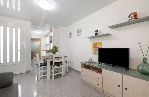 Deltebre Apartment | Apartment 'Cristina' with Private Terrace, Wi-Fi, and Air Conditioning