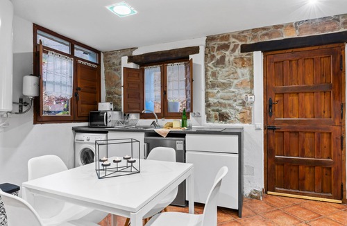 Santa Maria Apartment | Apartment 'El Ablanu, Jacuzzi Y Vistas' with Mountain View, Private Terrace and Wi-Fi