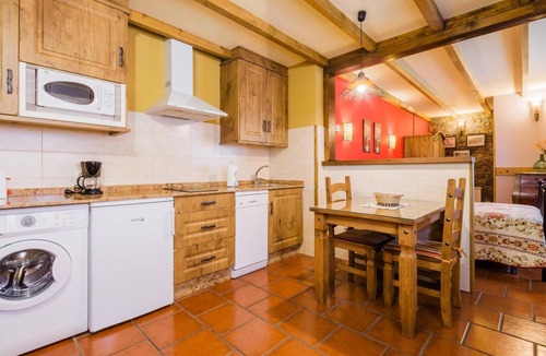 Caboalles de Abajo Apartment | Apartment 'El Hechizo' with Mountain View, Shared Pool and Wi-Fi