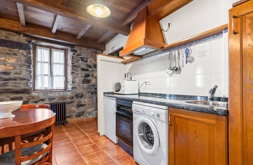 Villacibran Apartment | Apartment 'El Cueto' with Mountain View, Private Terrace and Wi-Fi