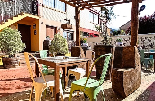 Abalos Apartment | Apartment 'El Guardaviñas Centenales' with Mountain View, Shared Terrace and Wi-Fi