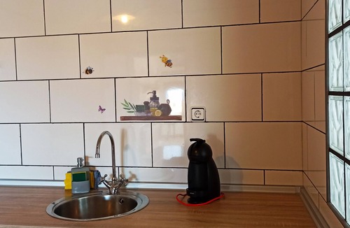 Abalos Apartment | Apartment 'El Guardaviñas El Prado' with Mountain View, Shared Terrace and Wi-Fi