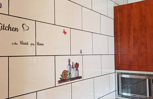 Abalos Apartment | Apartment 'El Guardaviñas El Prado' with Mountain View, Shared Terrace and Wi-Fi