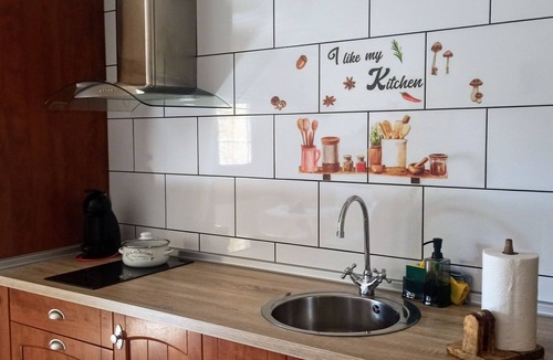 Abalos Apartment | Apartment 'El Guardaviñas Gallocanta' with Mountain View, Shared Terrace and Wi-Fi