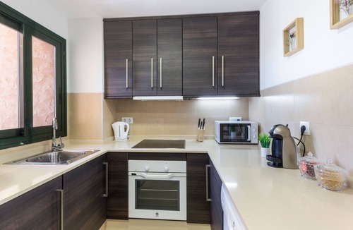 Fuente Alamo de Murcia Apartment | Apartment 'El Oasis Martinica 4 2 A' with Mountain View, Wi-Fi and Air Conditioning