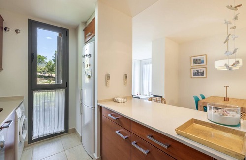 Bonmont Terres Noves Apartment | Apartment 'En Bonmont Terres Noves' with Pool and Air Conditioning