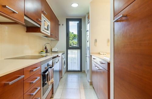 Bonmont Terres Noves Apartment | Apartment 'En Bonmont Terres Noves' with Pool and Air Conditioning