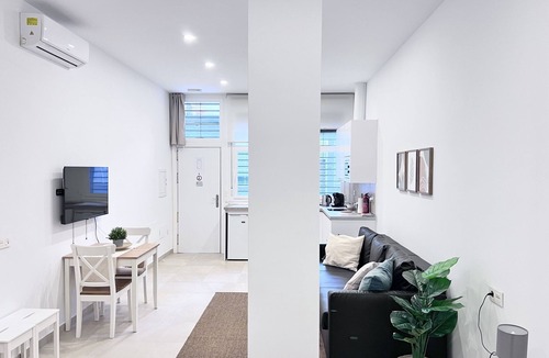 Los Tilos Apartment | Apartment-Ensuite with Shower-Street View-Estación Centro Vialia 7