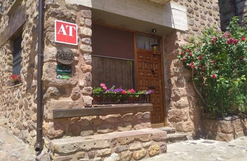 El Rasillo de Cameros Apartment | Apartment 'Luar 1' with Mountain View and Wi-Fi